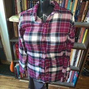 American Eagle Ah-mazingly soft pink plaid flannel S button down shirt